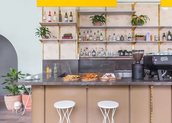 Self Catering: Eden Locke